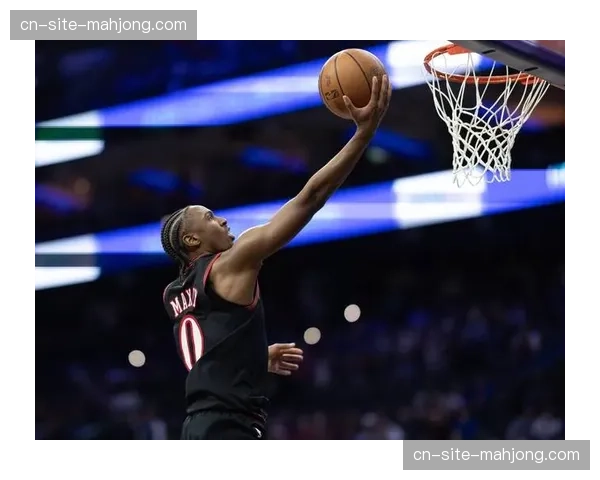 马克西乔治后场组合承担76人轮换重任，进攻发起面临压力